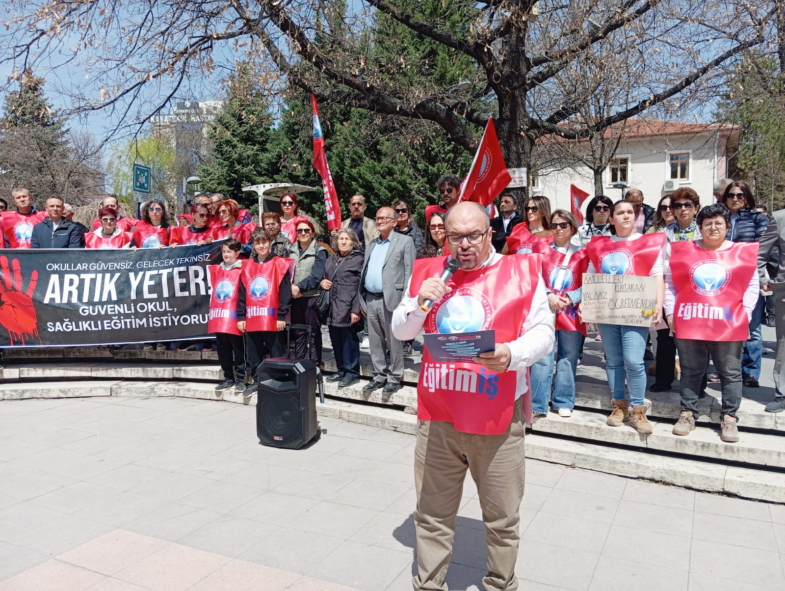 Eğitimde Şiddet Vakaları Yükselişte: Sendikalardan Net Mesaj – Güvenlik Devletin Asli Görevi