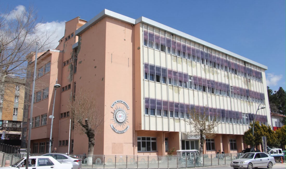 Çankırı'da Kültür Merkezi Yıkılıyor