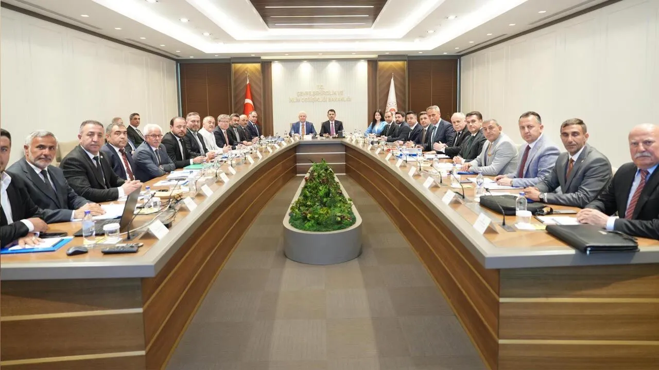 Çankırı Heyetinden Bakan Kurum'a Önemli Ziyaret