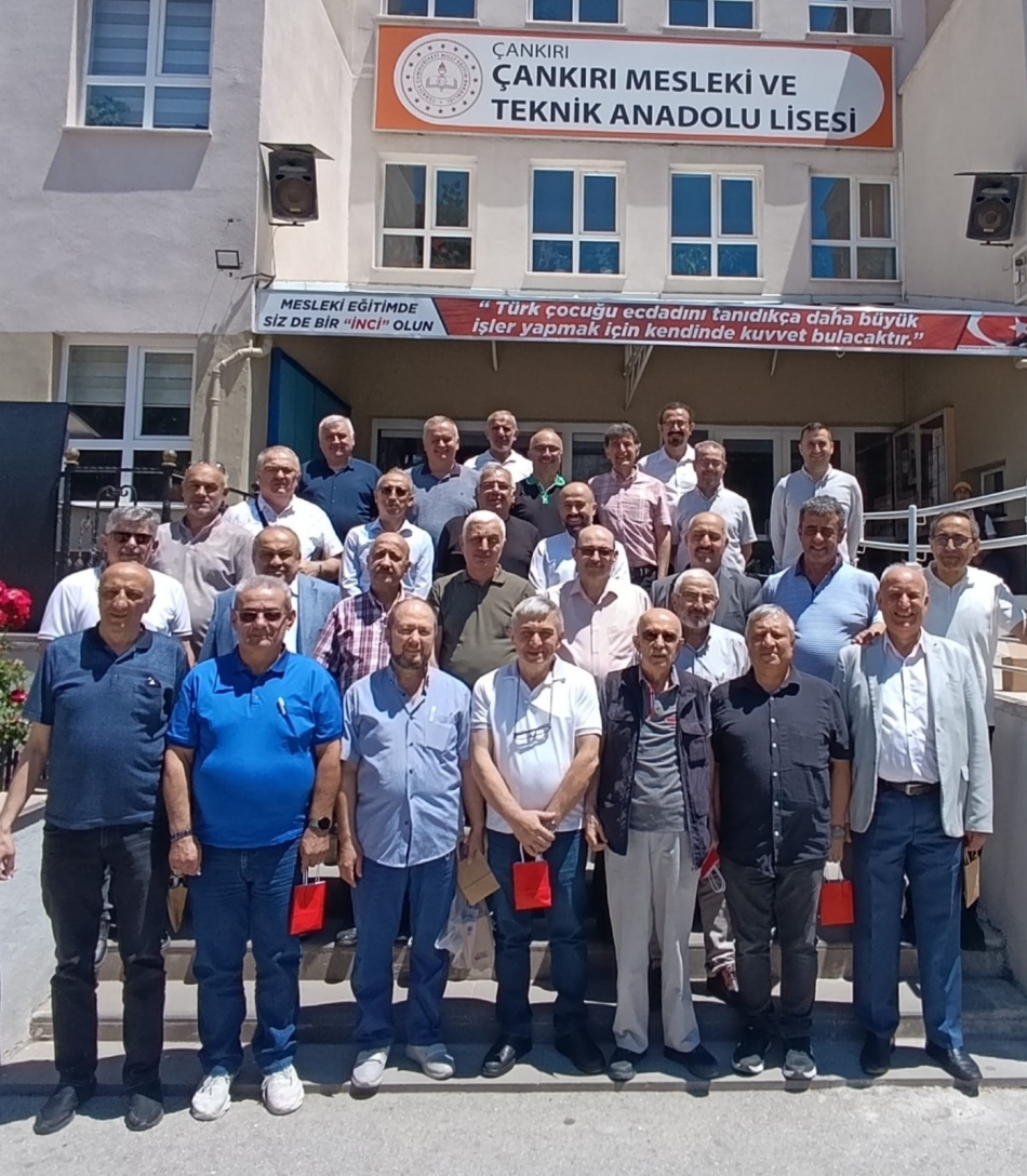 40 Yıl Sonra Aynı Sıralarda Buluştular - Görsel 4