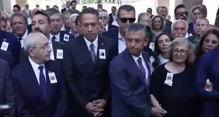 Meclis'te Kritik Buluşma: CHP'deki "Mutlak Butlan" Kararının Ardından Kılıçdaroğlu ve Özel İlk Kez Yan Yana