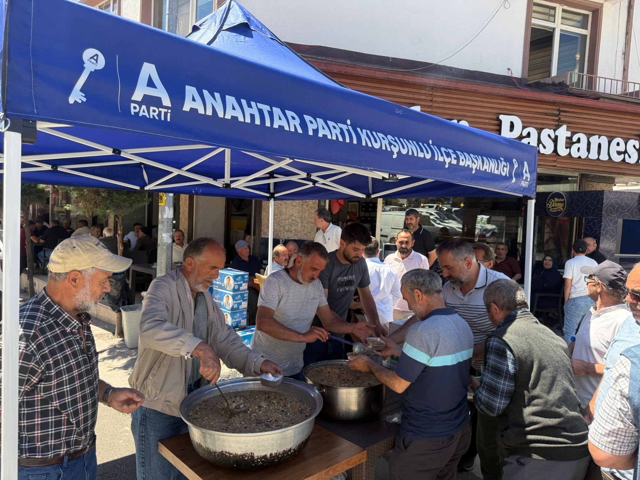 Kurşunlu’da Aşure Buluşması: 3 Bin Kişiye İkram Edildi!