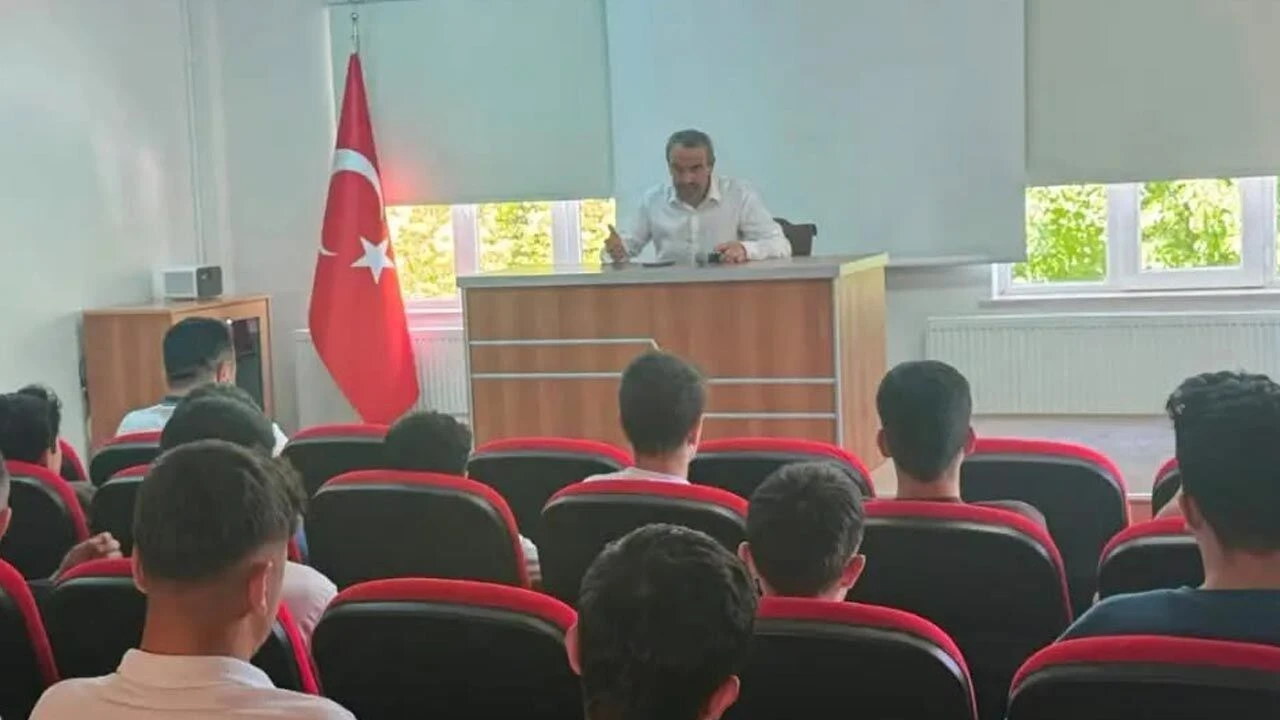 Çankırı’da “Bir Konu Bir Konuk” Seminerleri Sürüyor