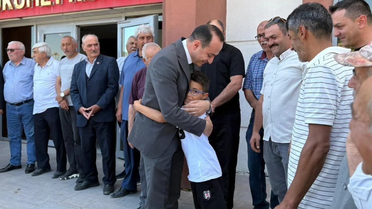 Korgun’da Duygusal Veda: Kaymakam Ferhat Gür Yeni Görev Yerine Uğurlandı
