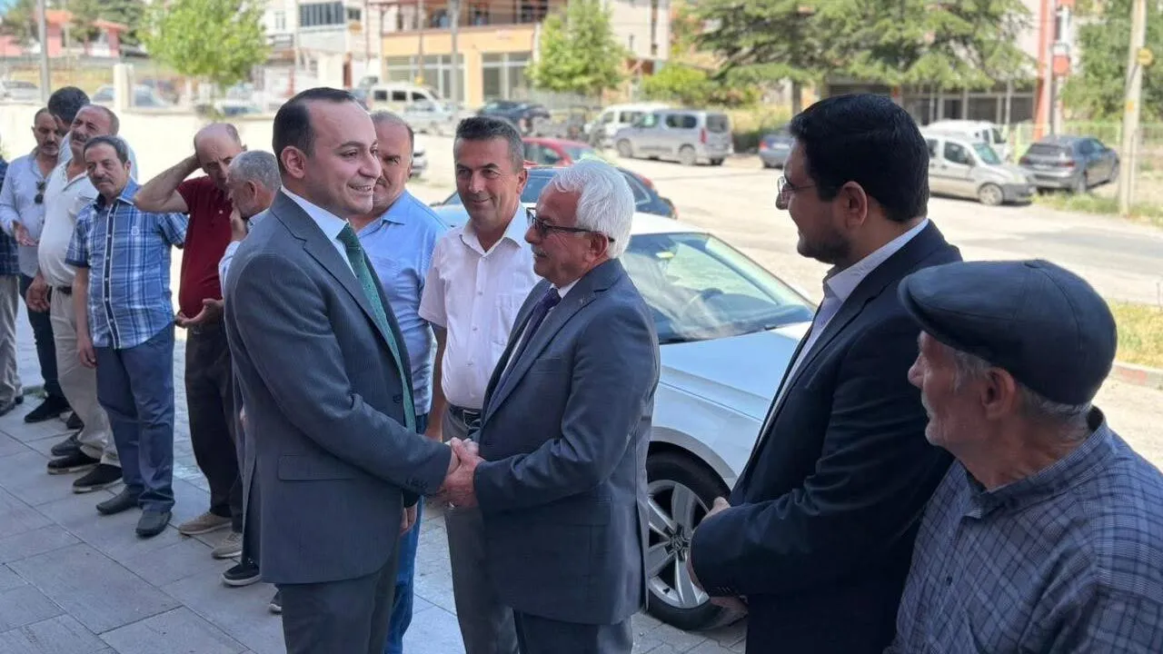 Korgun’da Duygusal Veda: Kaymakam Ferhat Gür Yeni Görev Yerine Uğurlandı - Görsel 2