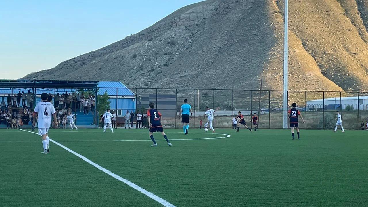 Çankırı U13 Ligi'nde Gol Yağmuru: Şampiyonluk Kupası Yükselen Yıldızlar Vefa 18’in! - Görsel 2