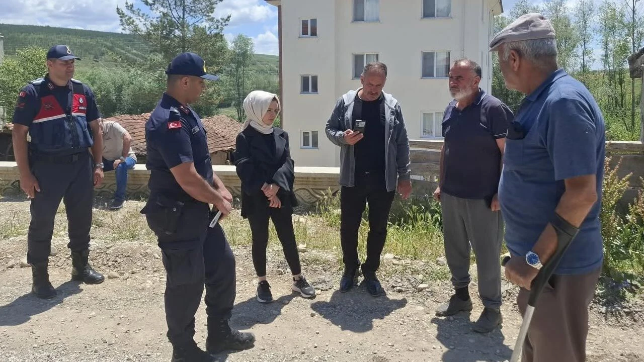 Kaymakam Karataş'tan Hüyük Köyü'ne Saha İncelemesi: Ulaşım Konforu Artıyor