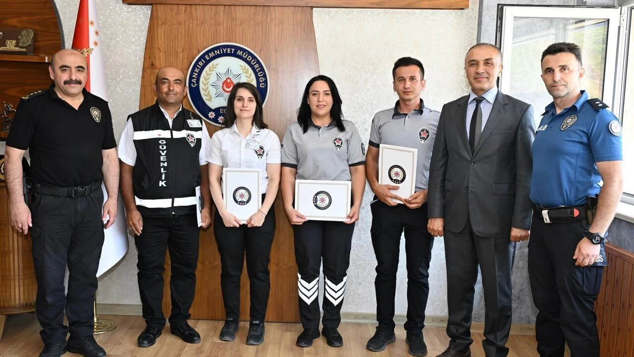 Çankırı'da Başarılı Özel Güvenlik Personeline Emniyetten Takdir
