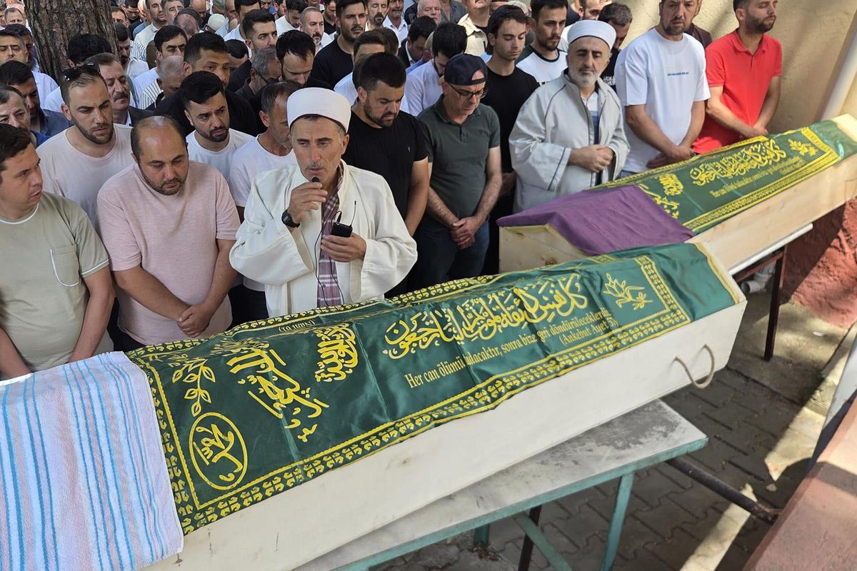 Yalova’da Feci Motosiklet Kazası: 28 Yaşındaki Mustafa Sezer ve 25 Yaşındaki Eşi Yaren Sezer Hayatını Kaybetti
