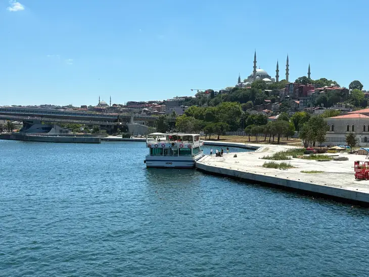 Haliç'te Tur Teknesi Faciası: Denize Düşen Personelin Cansız Bedenine Ulaşıldı