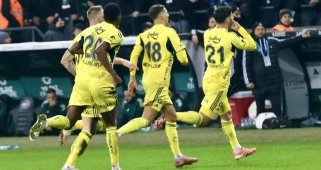 Fenerbahçe - Górnik Zabrze Maçı Hangi Kanalda? Saat Kaçta, Şifresiz mi Yayınlanacak?