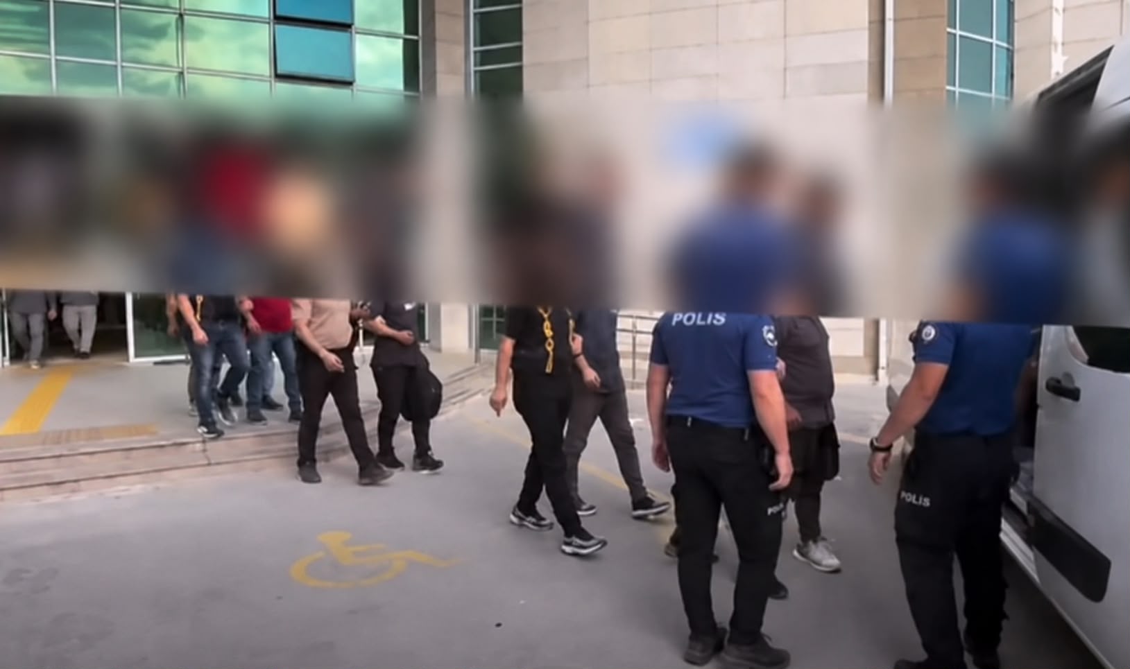 Çankırı’da Aranan 8 Hükümlü Yakalandı: 7 Kişi Tutuklanarak Cezaevine Gönderildi
