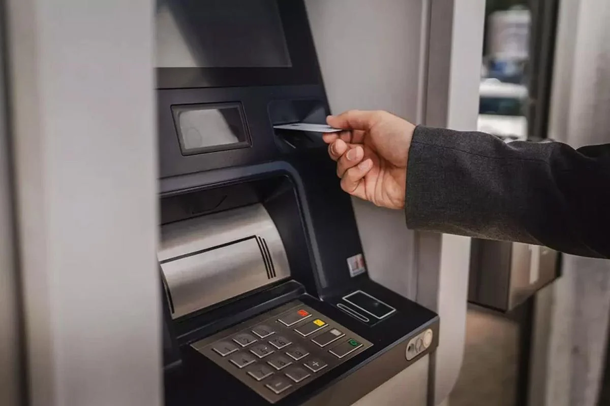 ATM’lerde Yeni Dönem: 10, 20 ve 50 TL’lik Banknotlar Kaldırılıyor mu?