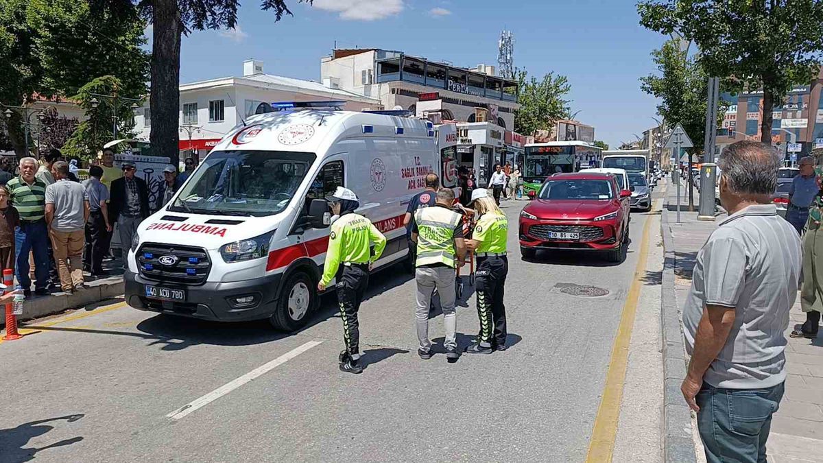 Kırşehir’de Otomobilin Çarptığı Yaya Yaralandı: Hastaneye Kaldırıldı