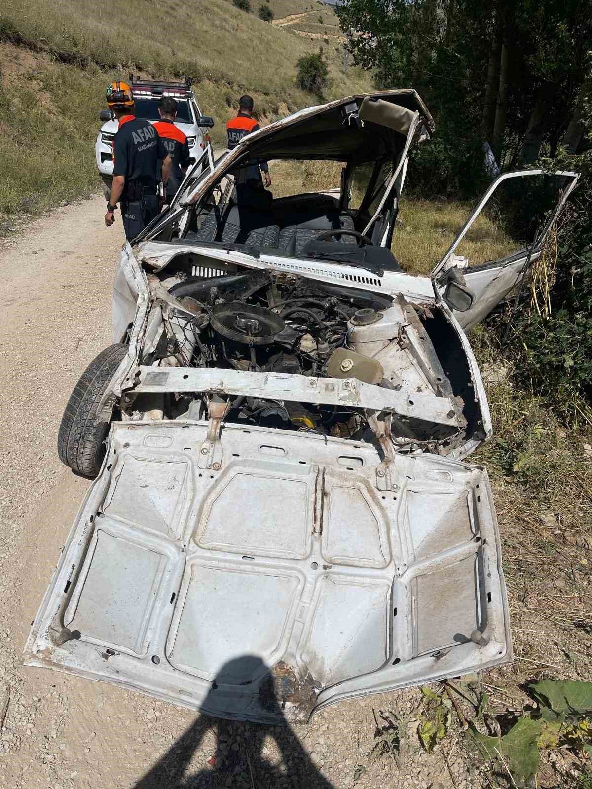 Bayburt’ta Tofaş Otomobil Uçuruma Yuvarlandı: Sürücü Ağır Yaralandı