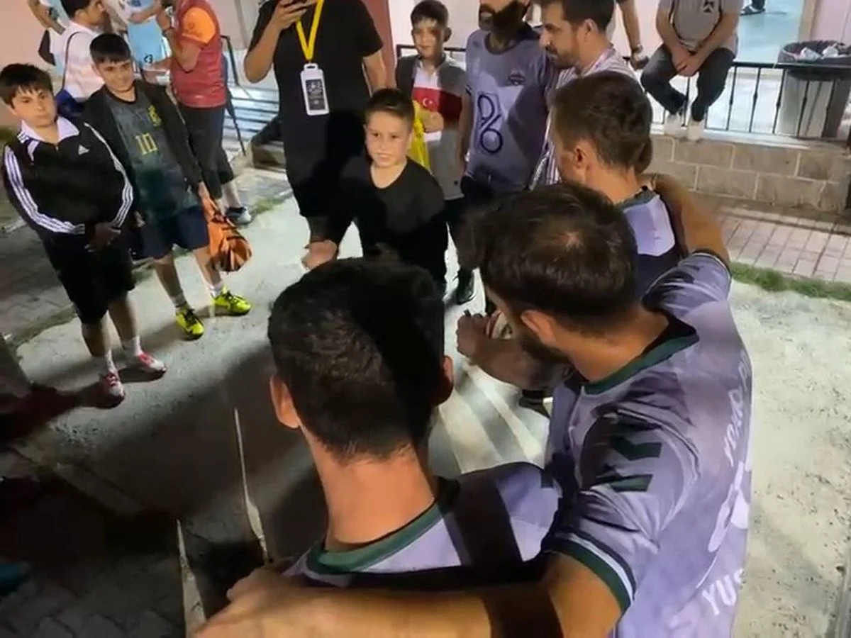 Samsun'da Minik Muhammed'in Motivasyon Konuşması Gündem Oldu: Futbolcuları Hem Duygulandırdı Hem Güldürdü
