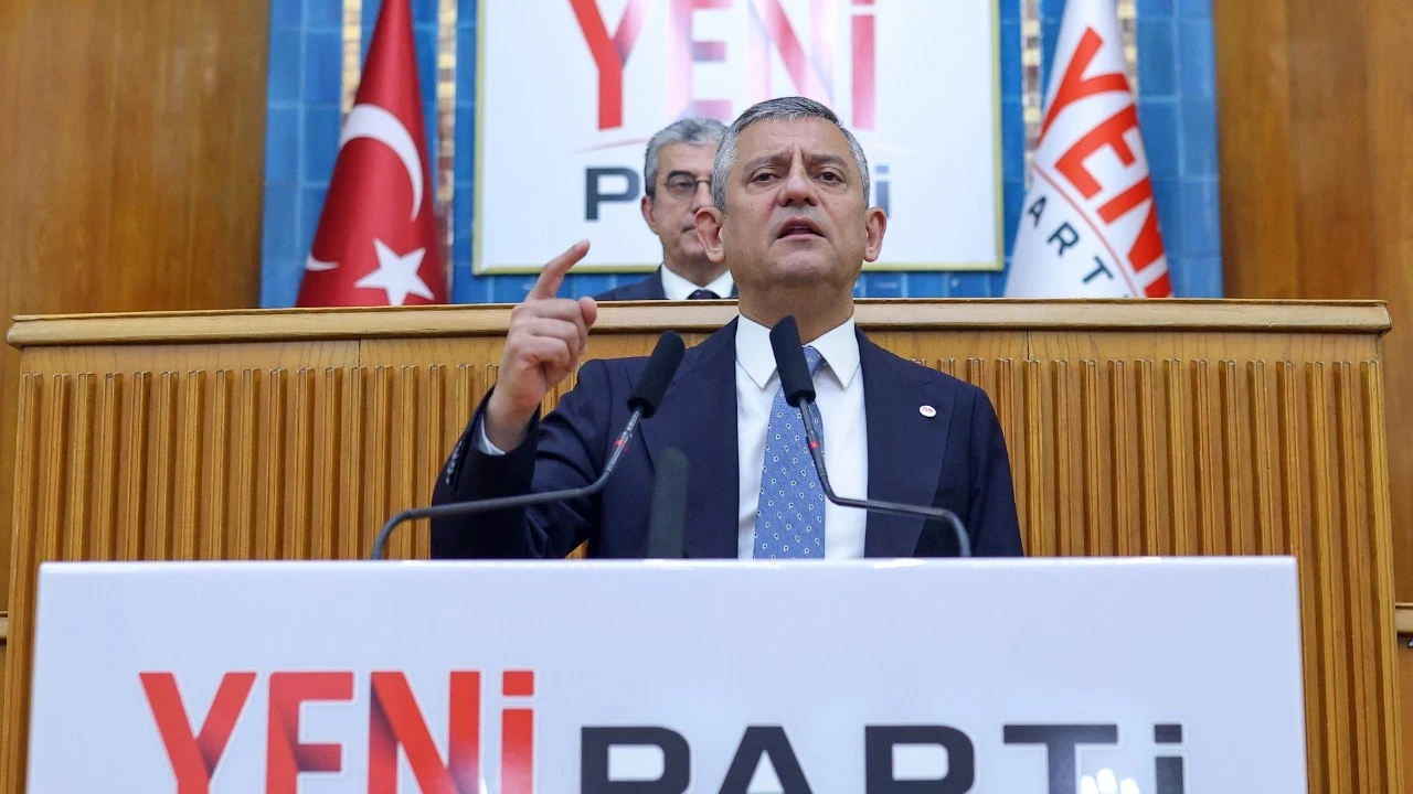 CHP İlçe Teşkilatlarında Yeni Parti Hareketliliği: Peş Peşe Geçişler Bekleniyor
