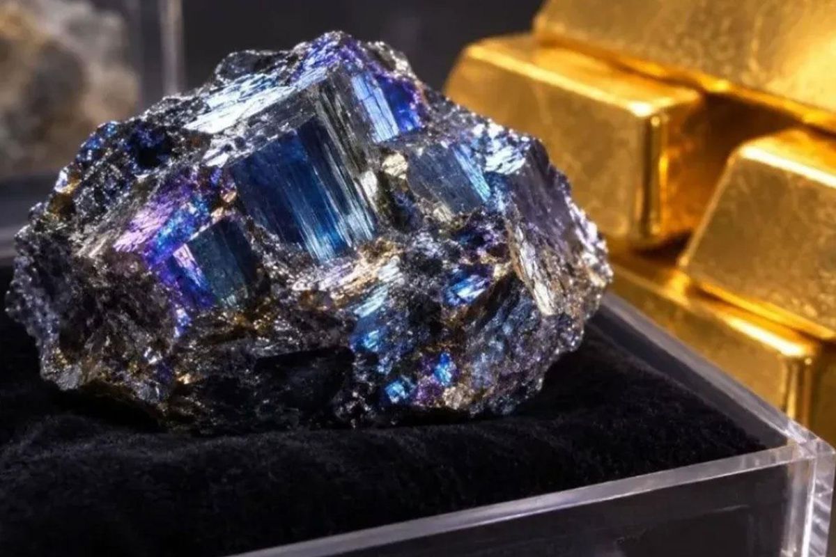 Rusya'da Yeni Mineral Keşfi: Kola Ashcroftine'nin Bir Milimetresi Altından Değerli