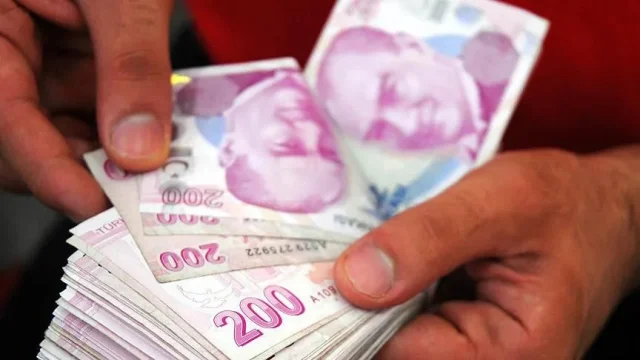 Emekli zam farkları ne zaman yatacak? SSK ve Bağ-Kur fark ödemeleri için gözler SGK’da