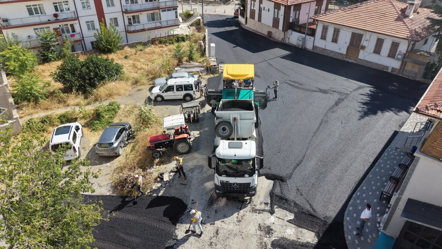 Çankırı Belediyesi Asfalt Çalışmalarına Hız Verdi: 100 Kilometrelik Yol Hedefinde İkinci Etap