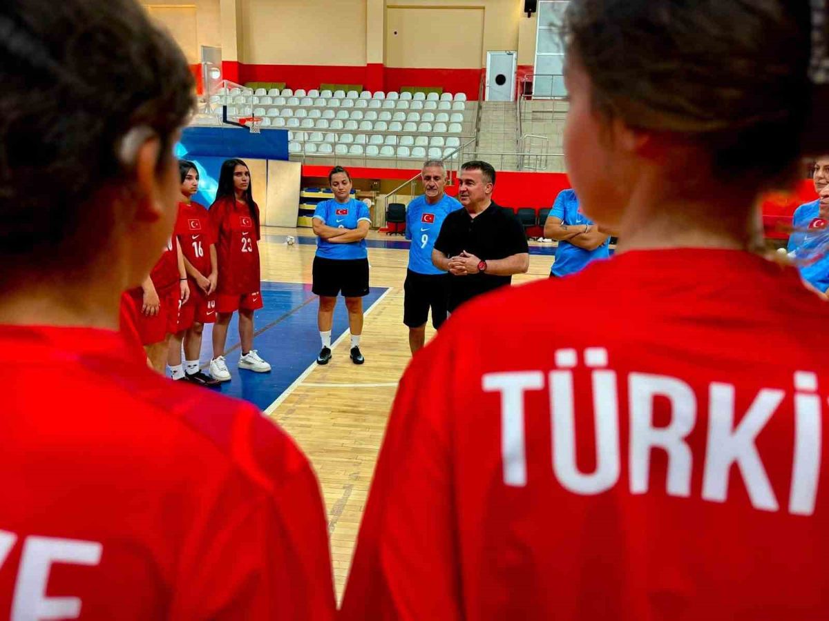 İşitme Engelliler Genç Kız Futsal Milli Takımı Bilecik'te Avrupa Şampiyonası Hazırlığında