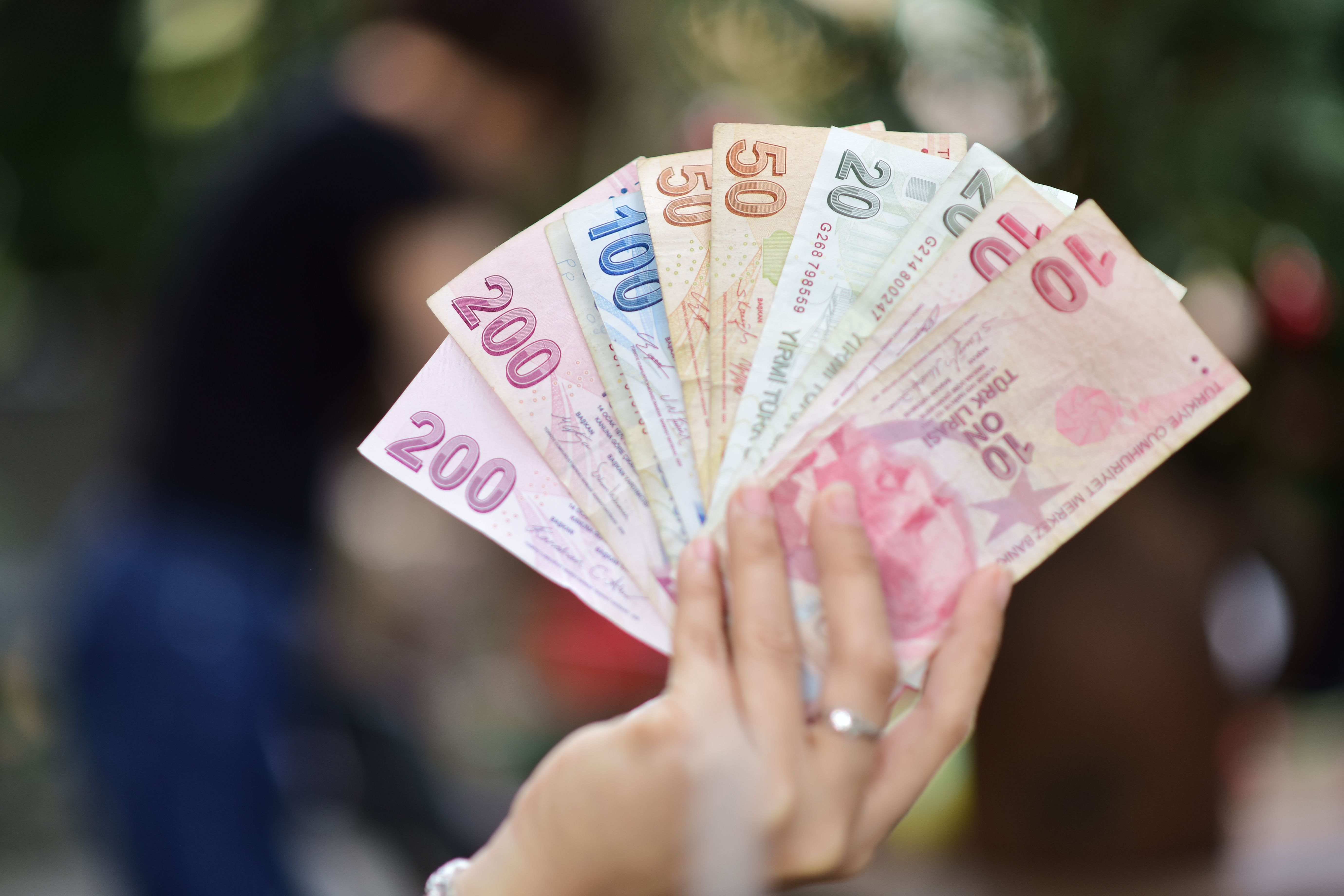 Emekli Maaşı Zam Farkı Ne Zaman Yatacak? SGK 7 Ağustos Tarihini Duyurdu