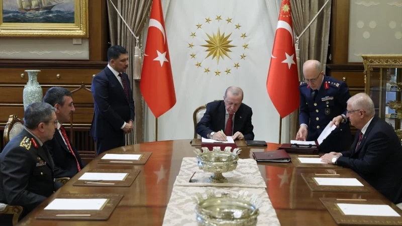 Cumhurbaşkanı Erdoğan YAŞ kararlarını imzaladı! Hava Kuvvetleri Komutanı emekliye sevk edildi