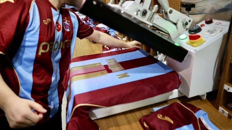 Trabzonspor'da Muhammed Salah Heyecanı! Kombine ve Forma Satışlarında Yoğunluk Yaşandı