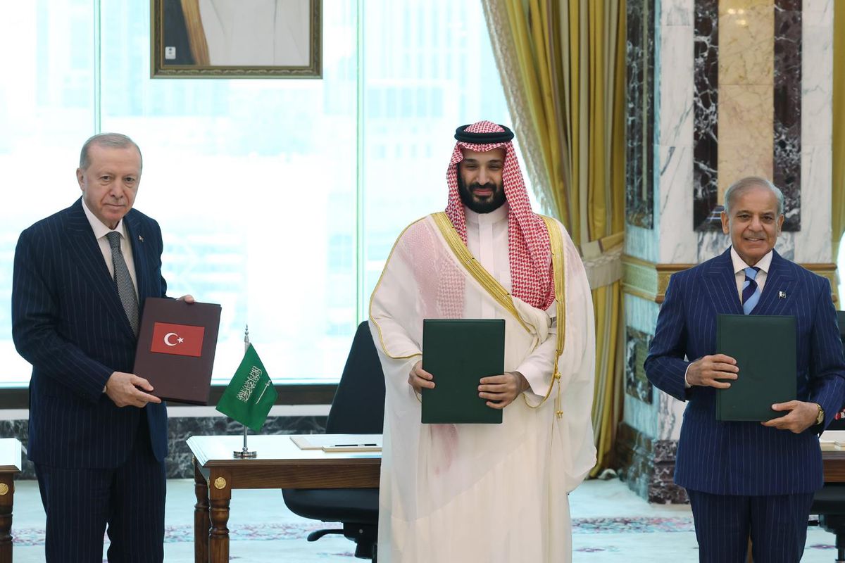Türkiye, Suudi Arabistan ve Pakistan Savunma Anlaşması İmzaladı! Mekke Anlaşması Nedir?