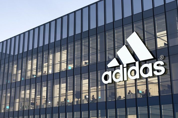 Adidas Özür Diledi
