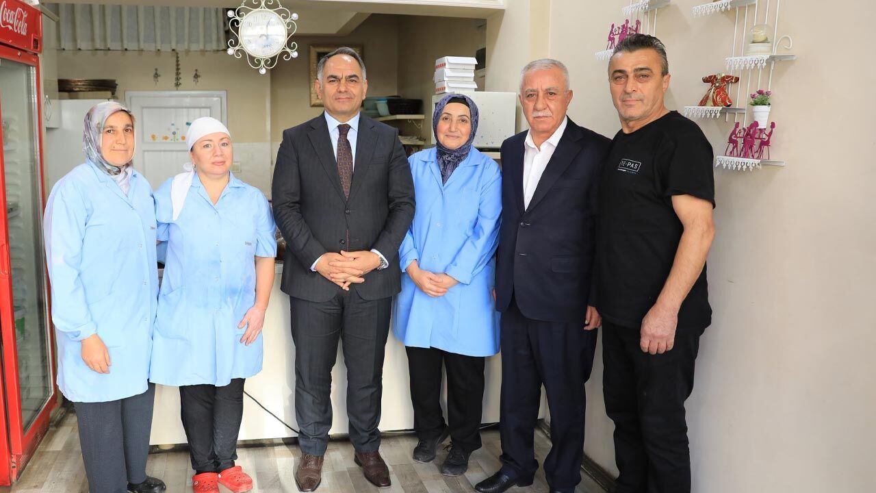 Vali Çakırtaş, Yılın Ahisi seçilen Canan Yaşar’ı ziyaret etti