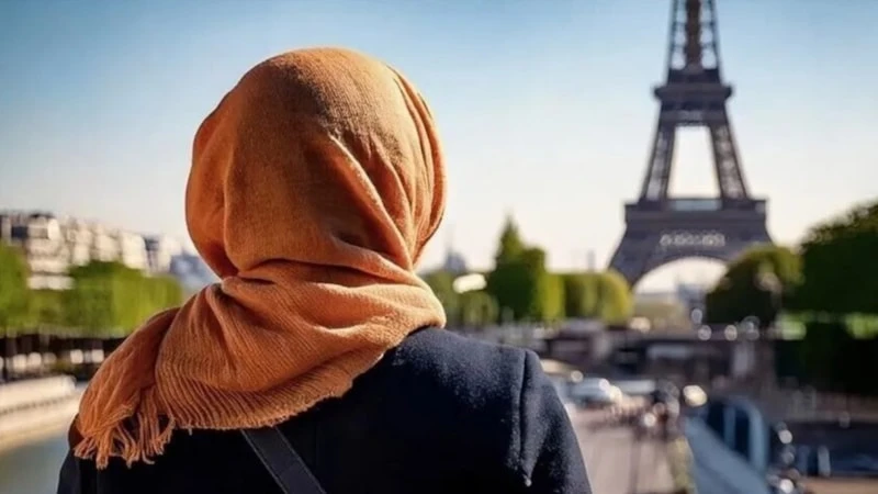 Fransa'daki Başörtüsü Kısıtlamaları Müslüman Kadınların Eğitim ve Kariyer Tercihlerini Etkiliyor