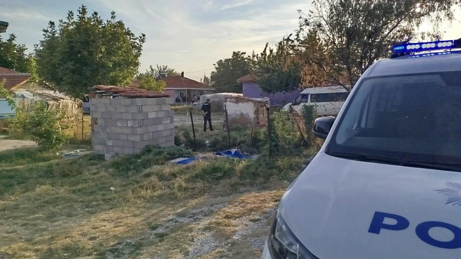 Denizli'nin Çivril ilçesinde komşu aileler arasındaki silahlı çatışmada 5 yaralı