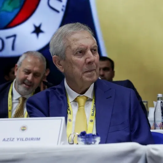 Fenerbahçe’ye yeni gelişme: Aziz Yıldırım’ın duyurduğu Chris van Puyvelde’den imza