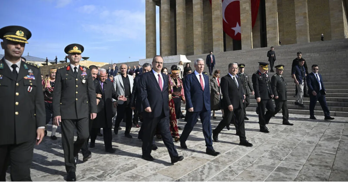 Ankara'nın başkent oluşunun 103. yılı için Anıtkabir ziyareti