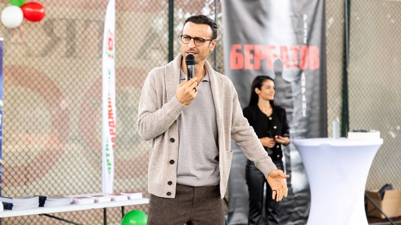 Berbatov'dan Manchester United'a sert eleştiri: Michael Carrick doğru isim mi?