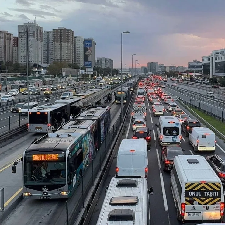 İstanbul'da Trafik Yoğunluğu Yüzde 87'ye Ulaştı