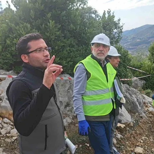 Defnenin Kilogramı İşlenince 10 Bin TL Değerine Ulaşıyor