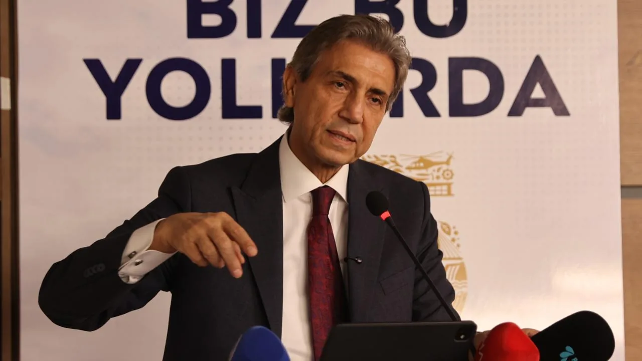 AK Parti'nin Yerel Yönetim Reformu: Mustafa Demir Beş Başlığı Açıkladı