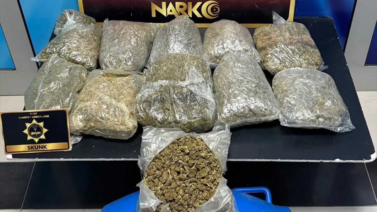 Siirt'te 5 Kilo 700 Gram Skunk Ele Geçirildi, 6 Şüpheli Gözaltında