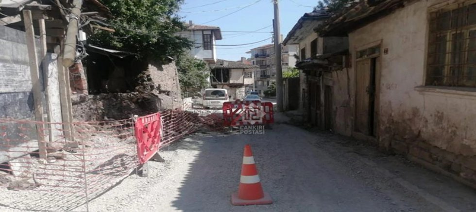 Çankırı'da Altyapı Çalışmaları Sırasında Ahşap Evde Çökme Meydana Geldi