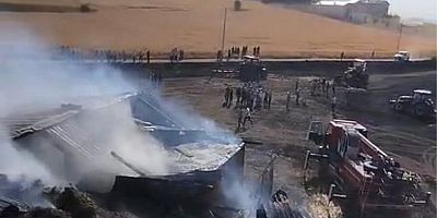 Çerkeş Saçak'ta Tarla Yangını Kontrol Altına Alındı