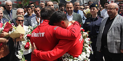 Dünya Şampiyonu Halterci Ramazan Efe Yılmaz’a Coşkulu Karşılama