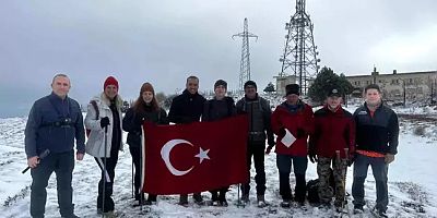 Şehitlerin anısına bin 808 metrelik dağa tırmandılar