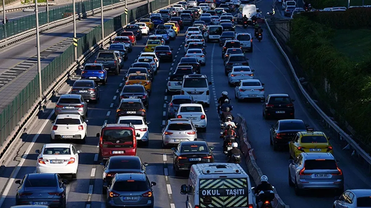 TEM Otoyolu’nda Gece Bakım Çalışmaları: Kandıra–İzmit Kesimi Trafiğe Kapatılacak